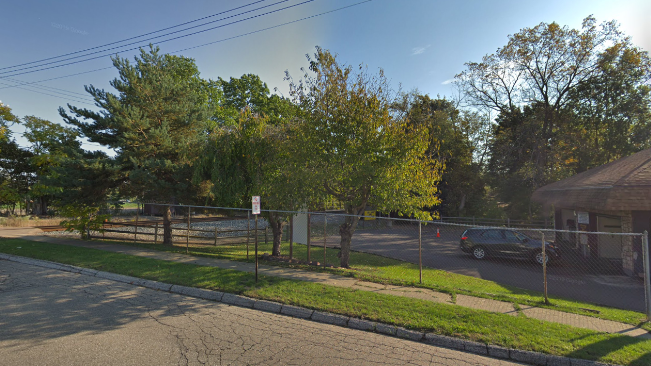 Outside view of Bush Park Fenton MI